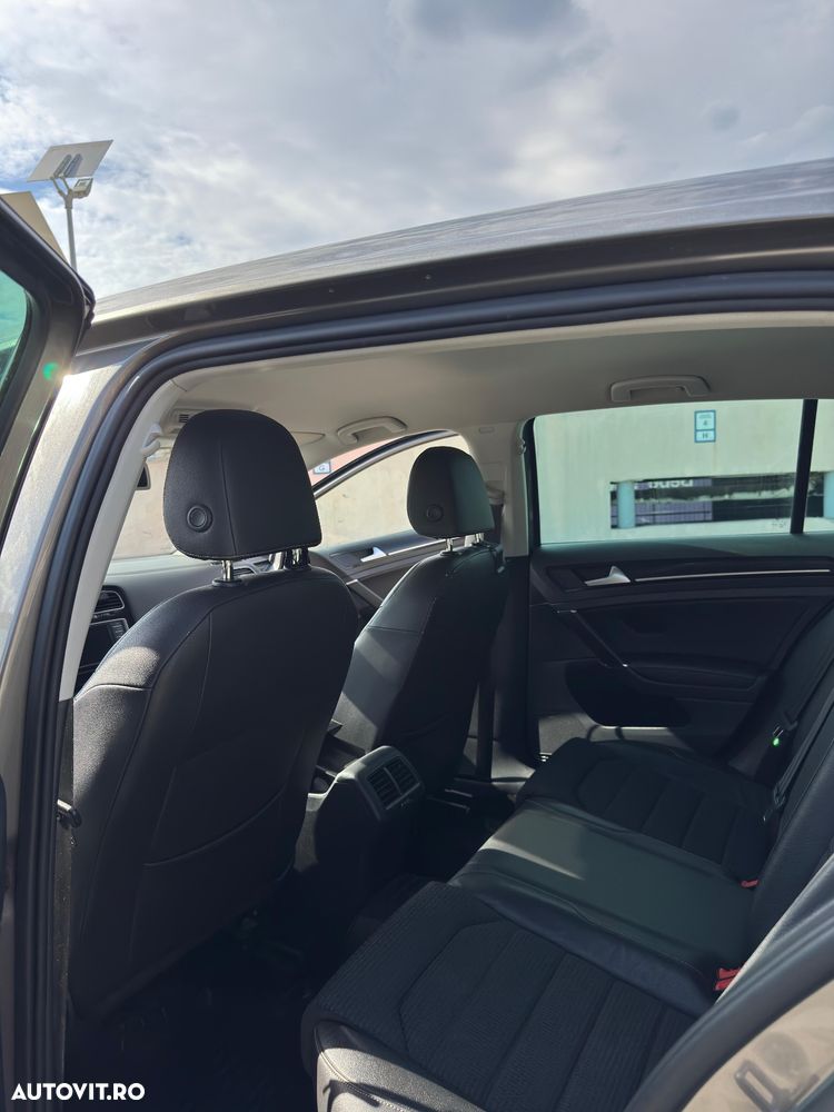 Volkswagen Golf 1.6 TDI BlueMotion Technology Comfortline - 16