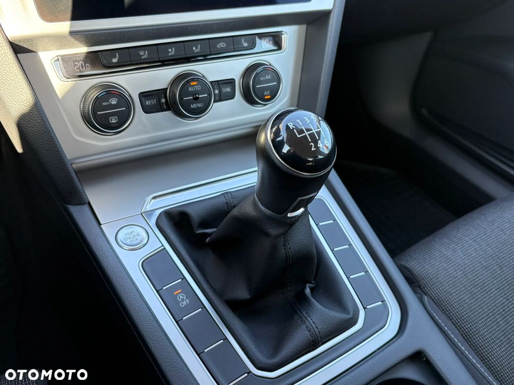 Volkswagen Passat 2.0 TDI EVO Business - 14