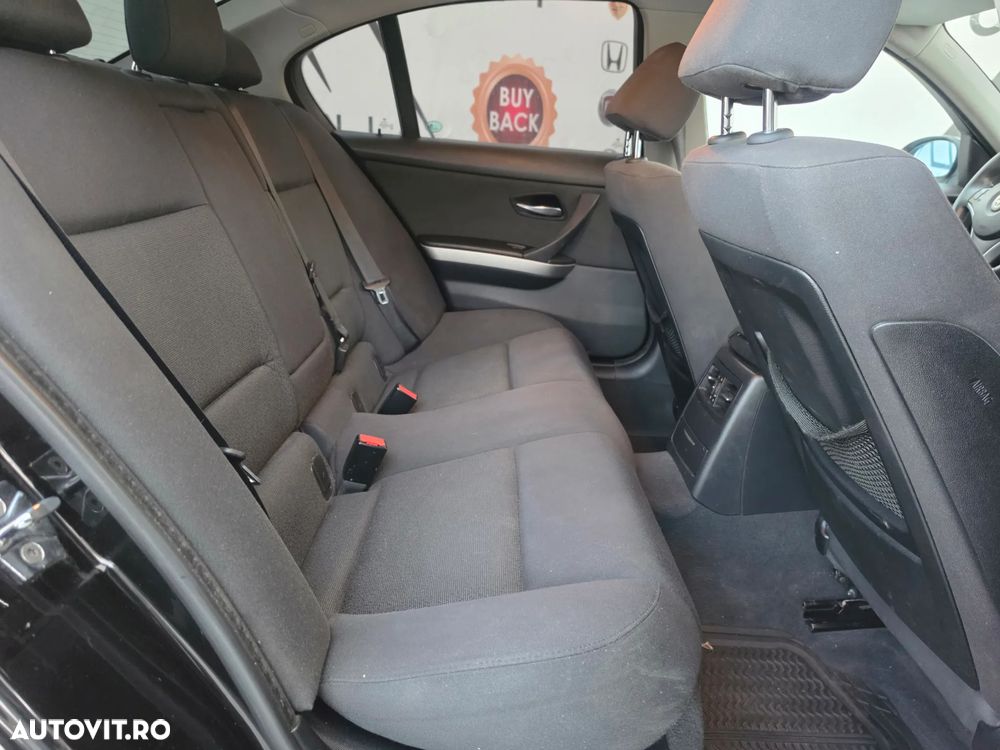 BMW Seria 3 318d - 11