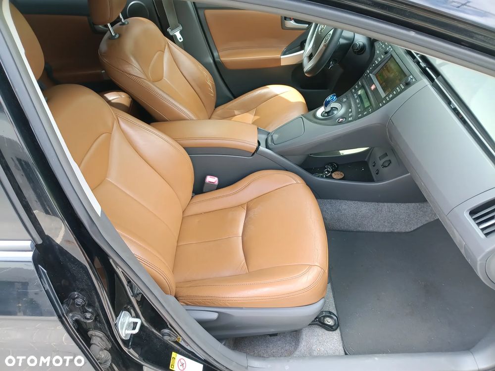 Toyota Prius 1.8 HSD Prestige - 28