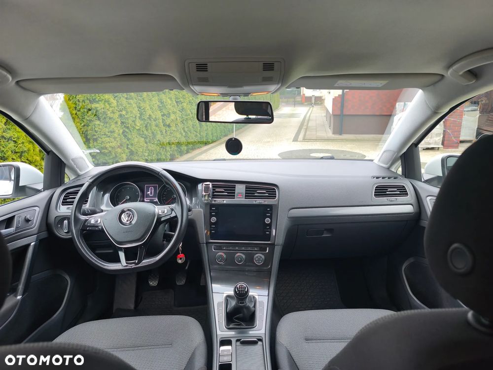 Volkswagen Golf 1.0 TSI (BlueMotion Technology) Trendline - 34