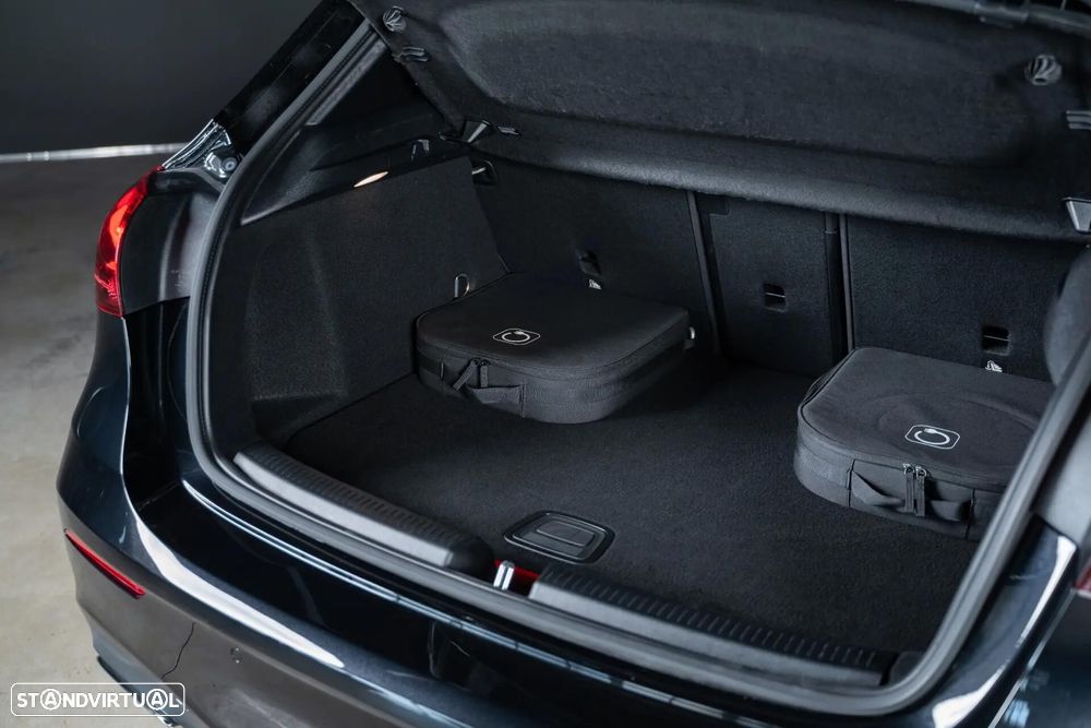 Mercedes-Benz A 250 e AMG Line - 50