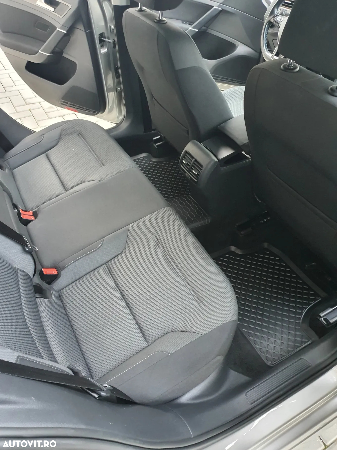 Volkswagen e-Golf - 11