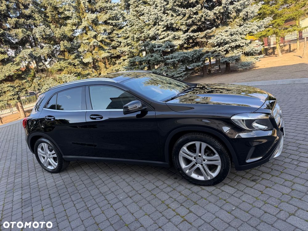 Mercedes-Benz GLA - 8