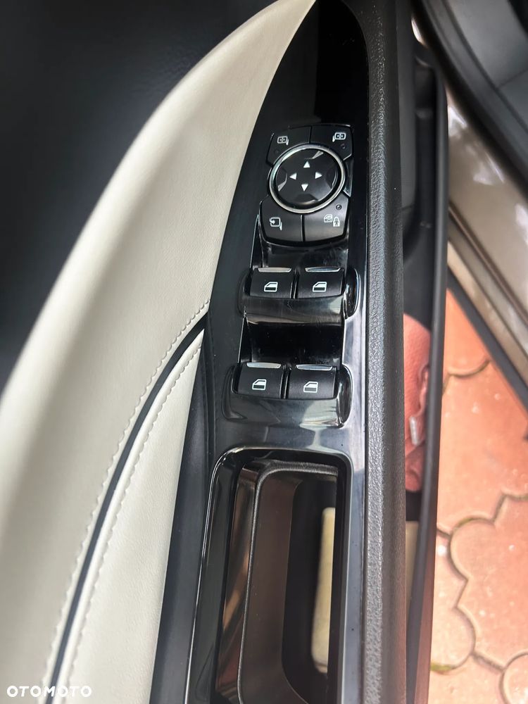 Ford Mondeo Vignale 2.0 EcoBoost - 20