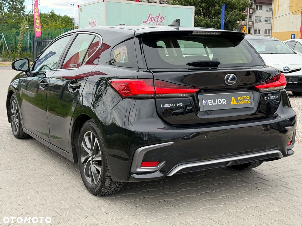 Lexus CT - 3
