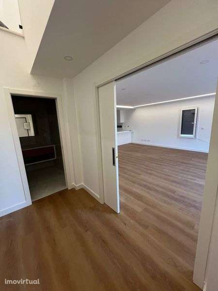 Vivenda T4 em Loures - Grande imagem: 2/8