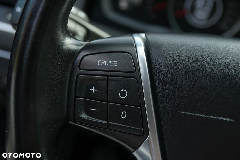 Volvo XC 60 D4 Momentum - 28