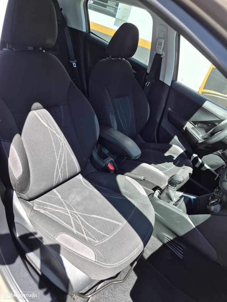 Peugeot 208 1.6 e-HDi Active 95g - 20