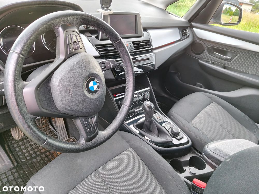 BMW Seria 2 216d - 4