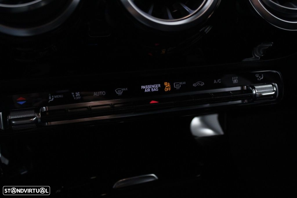 Mercedes-Benz A 250 e AMG Line - 29