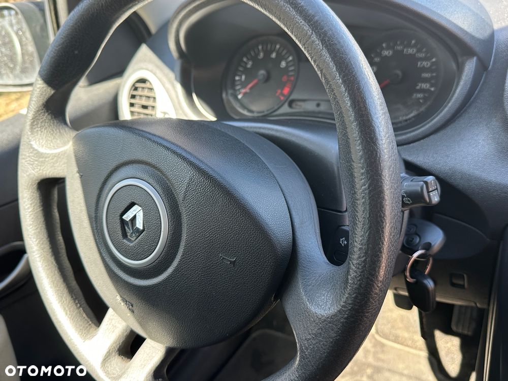 Renault Clio 1.2 16V 75 Dynamique - 10