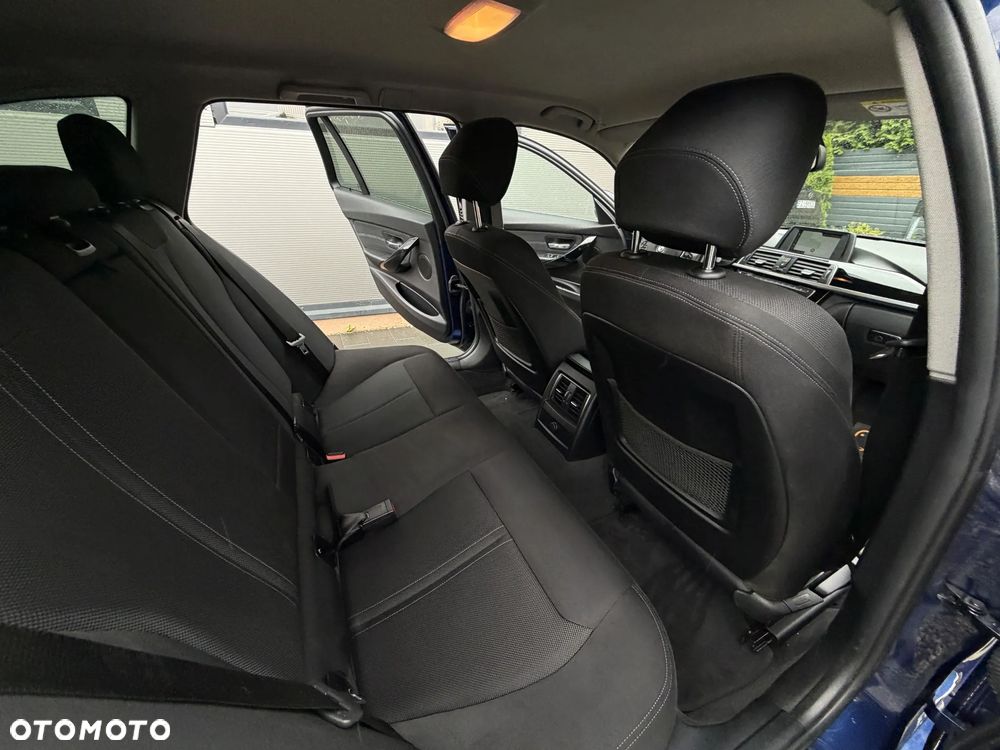 BMW Seria 3 320d Sport Line - 17