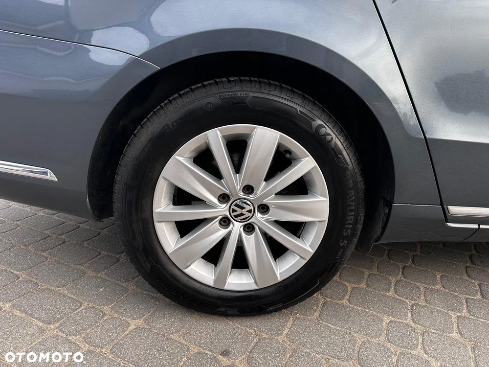 Volkswagen Passat 2.0 TDI DPF BlueMotion Technology Comfortline - 10