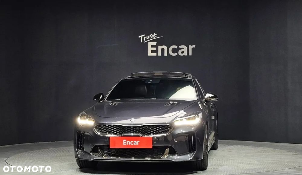 Kia Stinger - 4