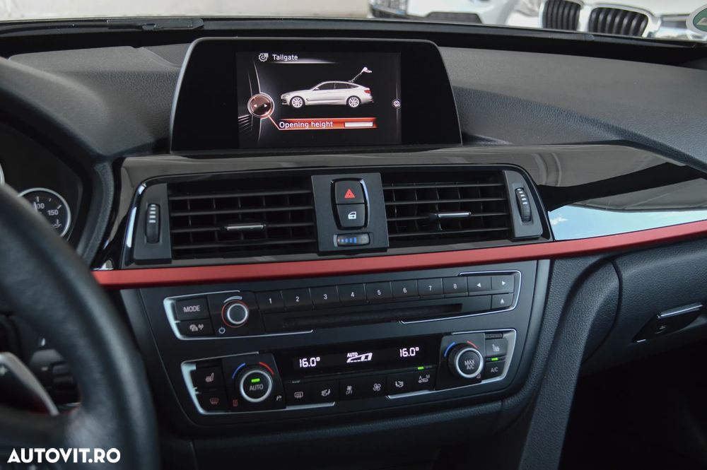 BMW Seria 3 320d Aut. Sport Line - 29
