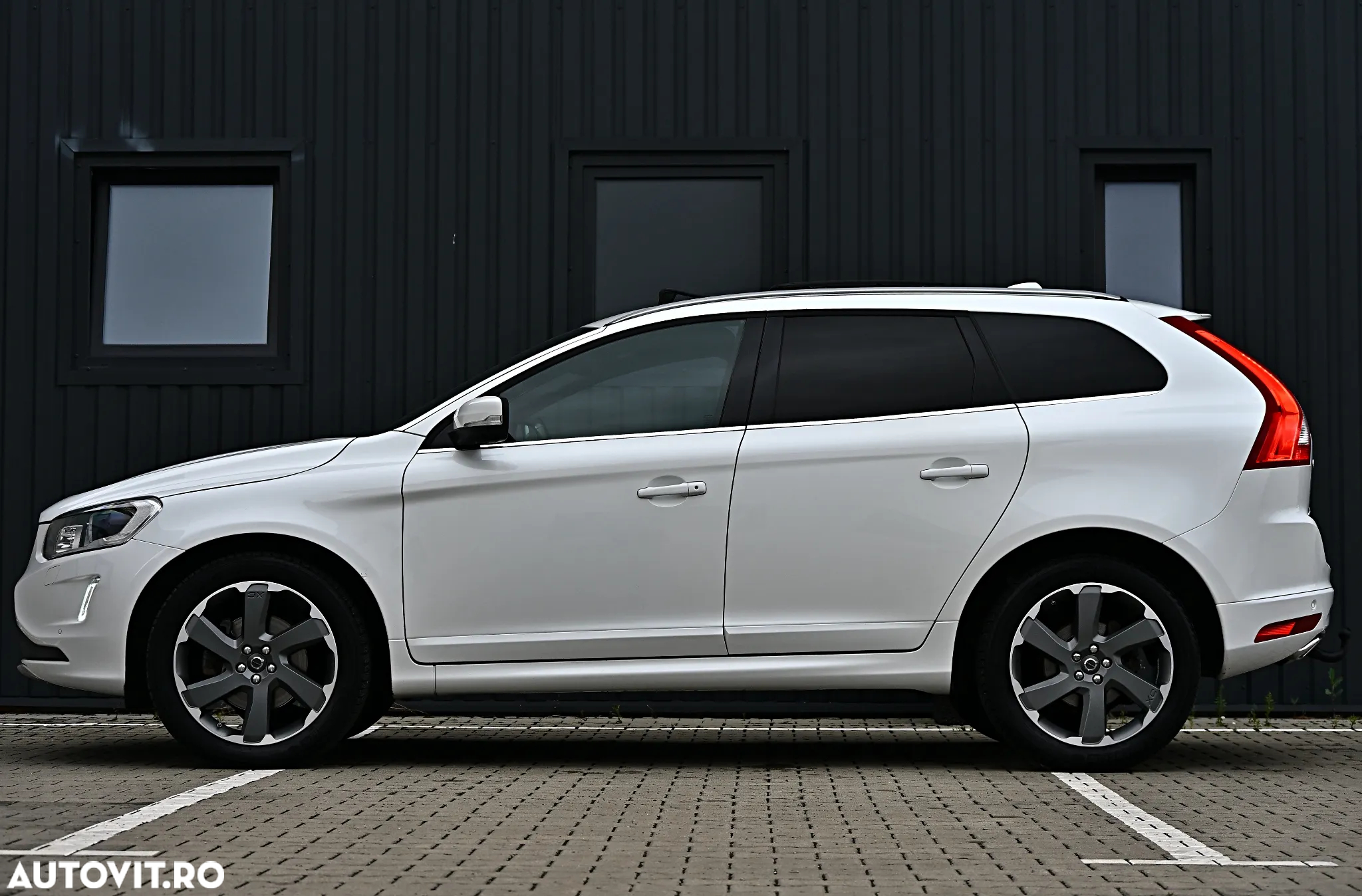 Volvo XC 60 D4 AWD Geartronic Ocean Race - 22
