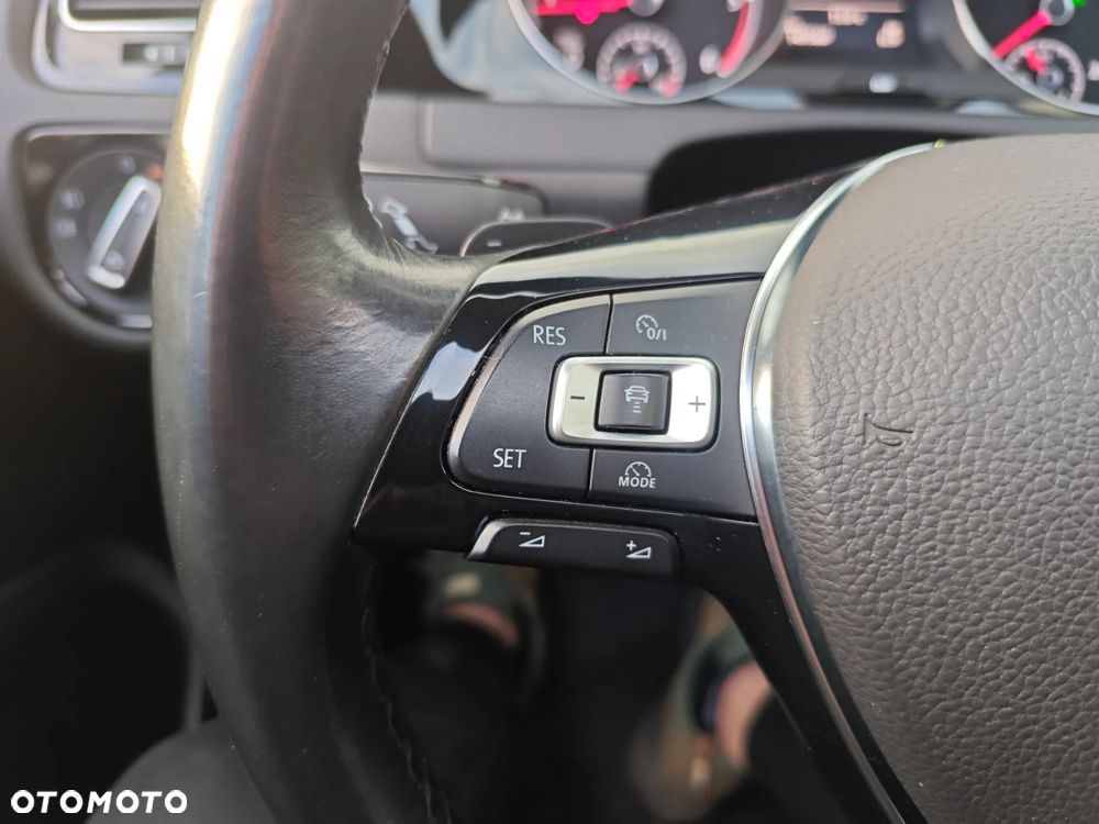 Volkswagen Golf 2.0 TDI SCR DSG Highline - 16