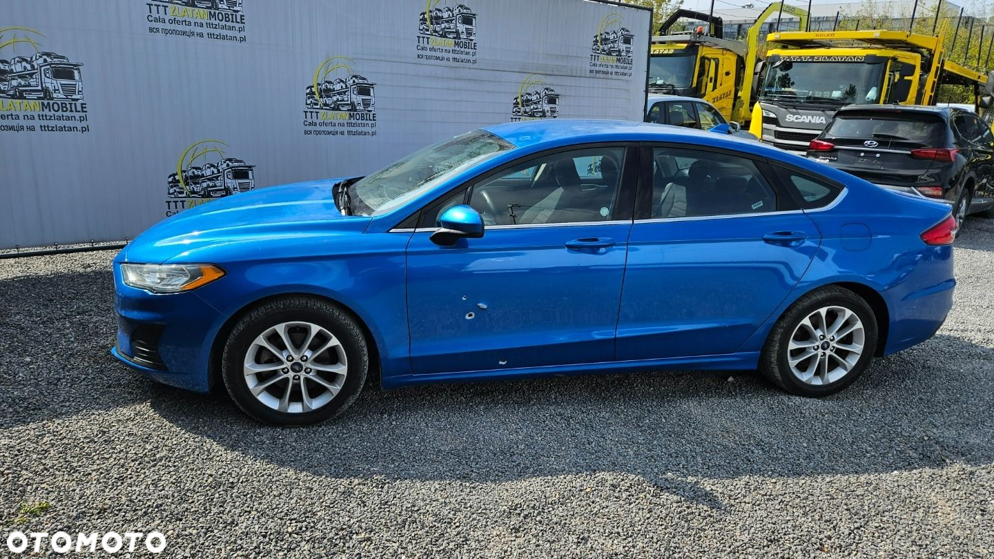 Ford Fusion - 16