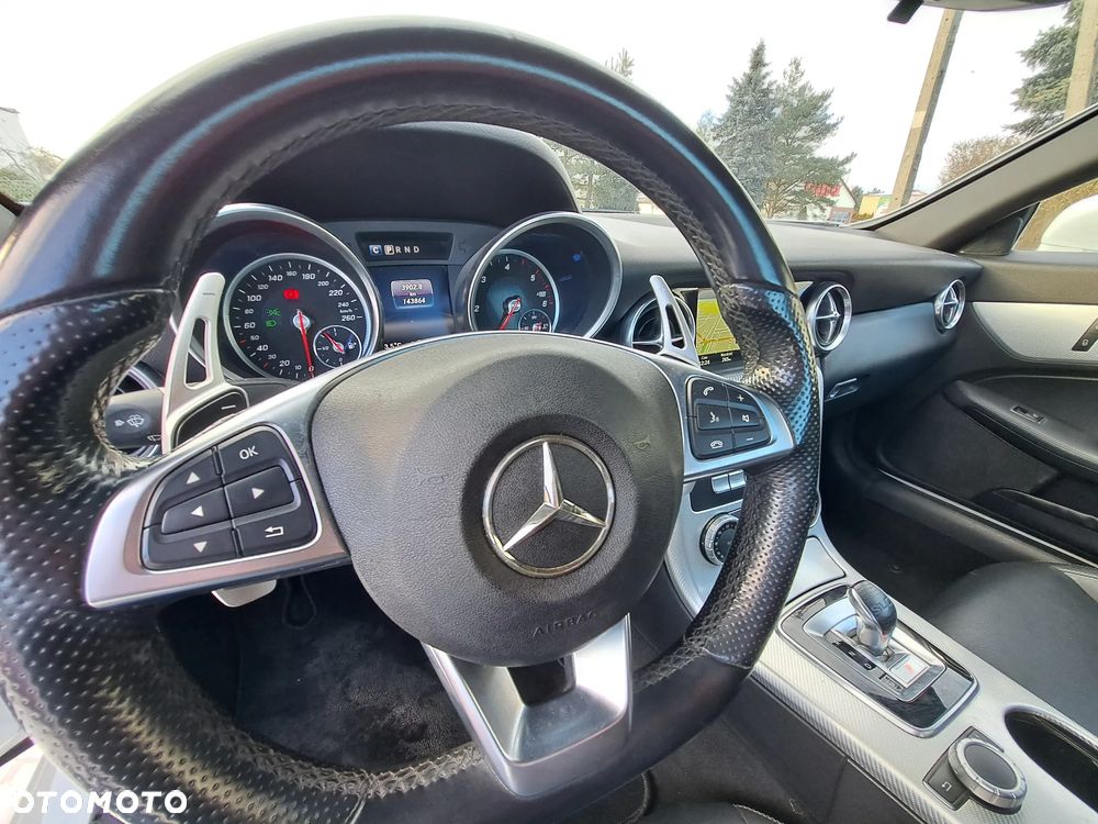 Mercedes-Benz SLC 250 d 9G-TRONIC RedArt Edition - 11