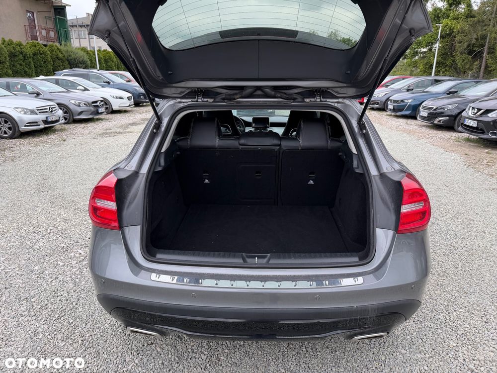 Mercedes-Benz GLA 200 Urban - 39