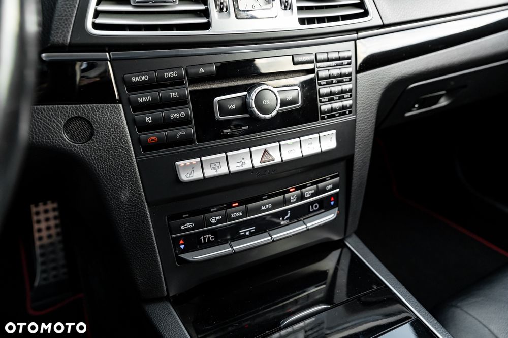 Mercedes-Benz Klasa E 250 Coupe 7G-TRONIC - 23