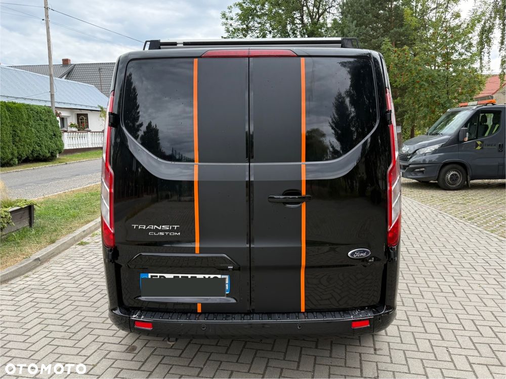 Ford Custom Sport - 6
