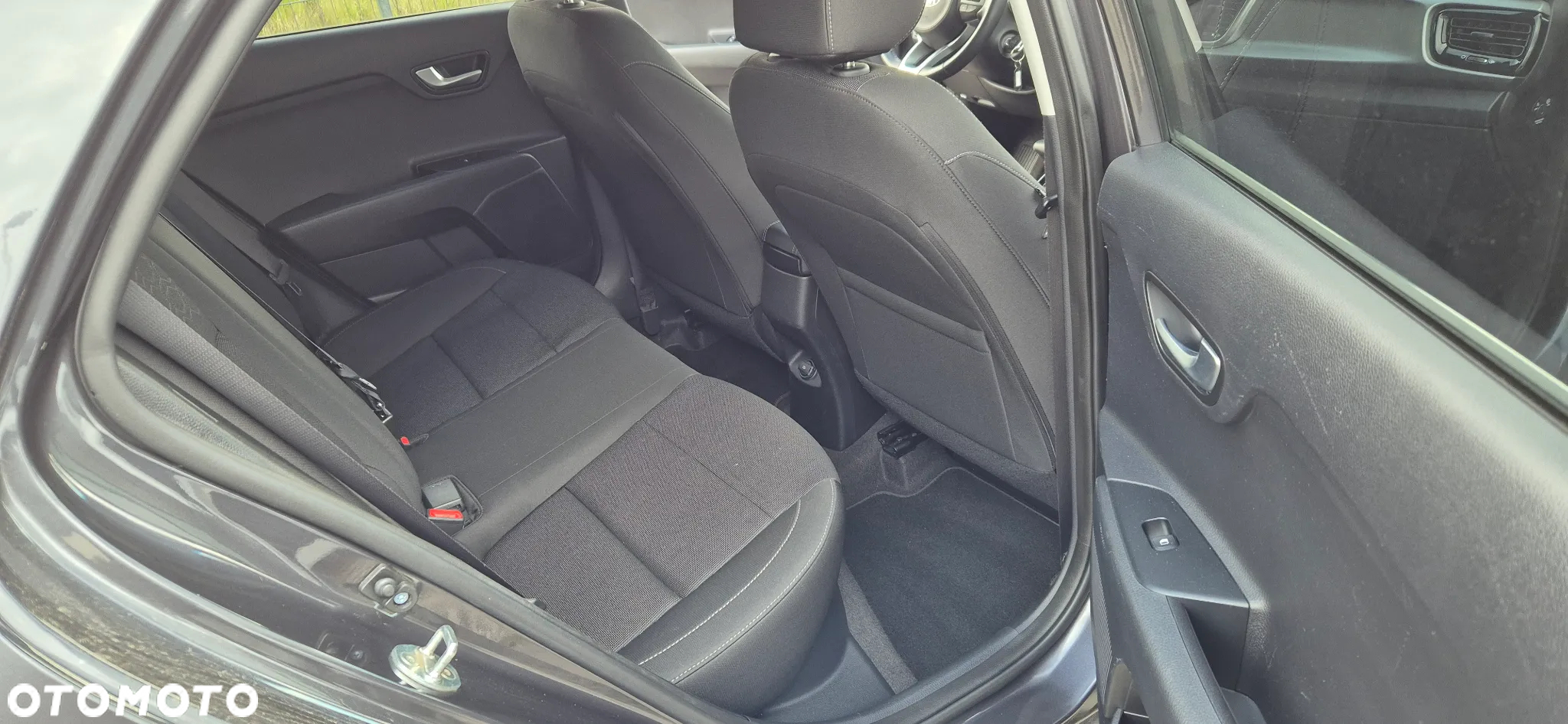 Kia Rio 1.4 L - 23