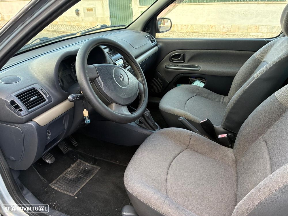 Renault Clio - 7