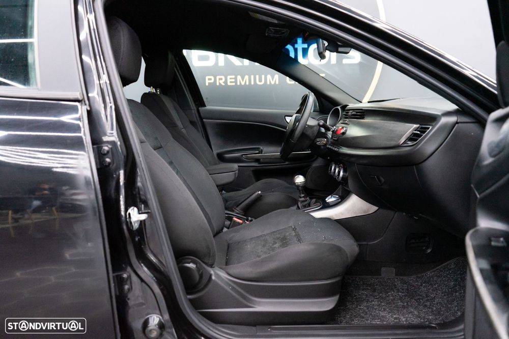 Alfa Romeo Giulietta 1.6 JTDM Veloce - 28