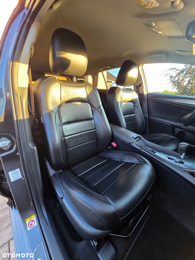 Toyota Avensis - 28