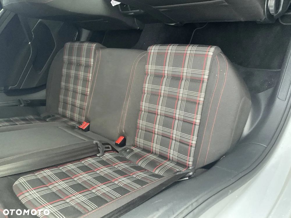 Volkswagen Golf GTI 2.0 TSI OPF DSG Performance - 11