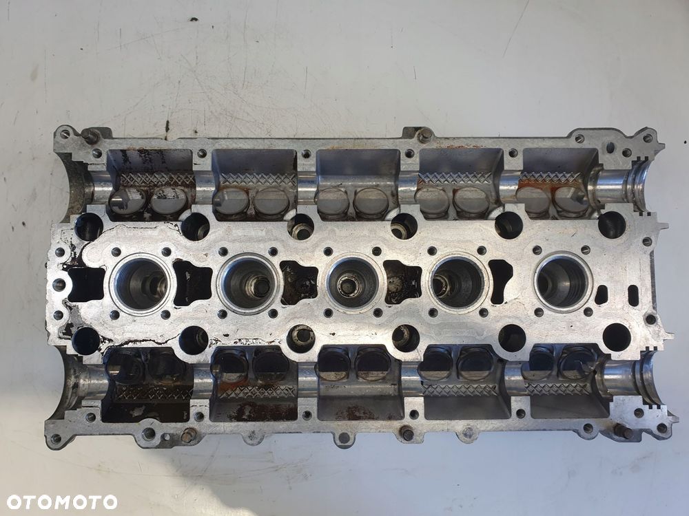Volvo S60 V70 II 2.4 i GŁOWICA CYLINDRÓW 1001837007 - 1