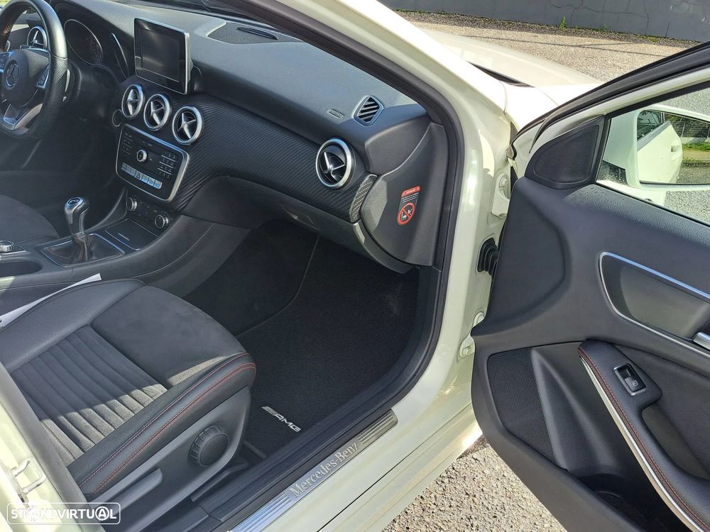 Mercedes-Benz A 180 d AMG Line - 22