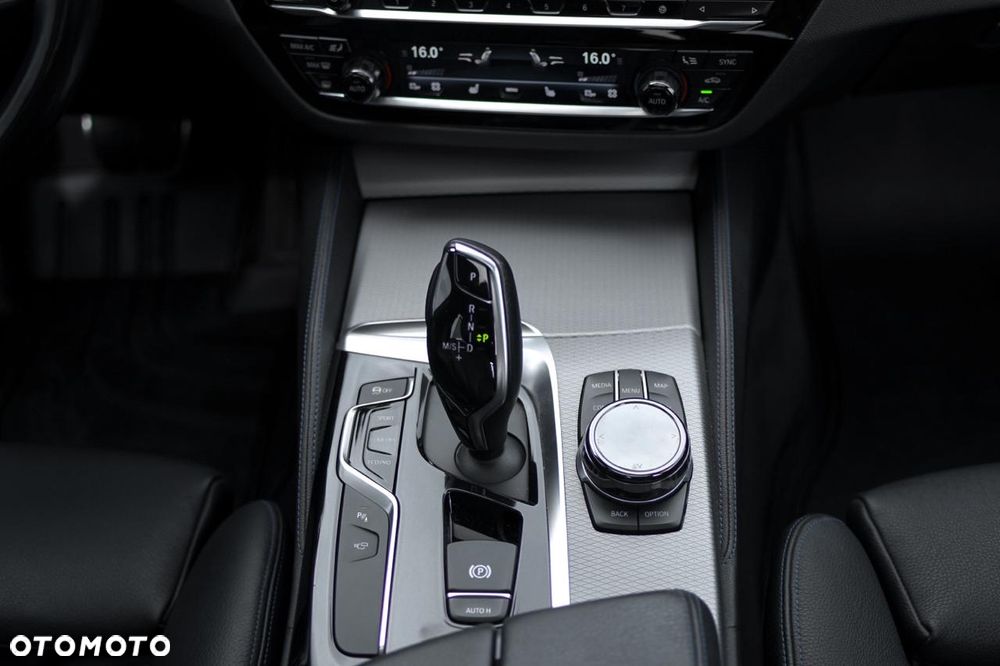 BMW Seria 5 540i xDrive Sport Line - 21