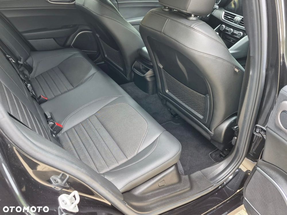 Alfa Romeo Giulia 2.2 D Turbo Sprint - 14