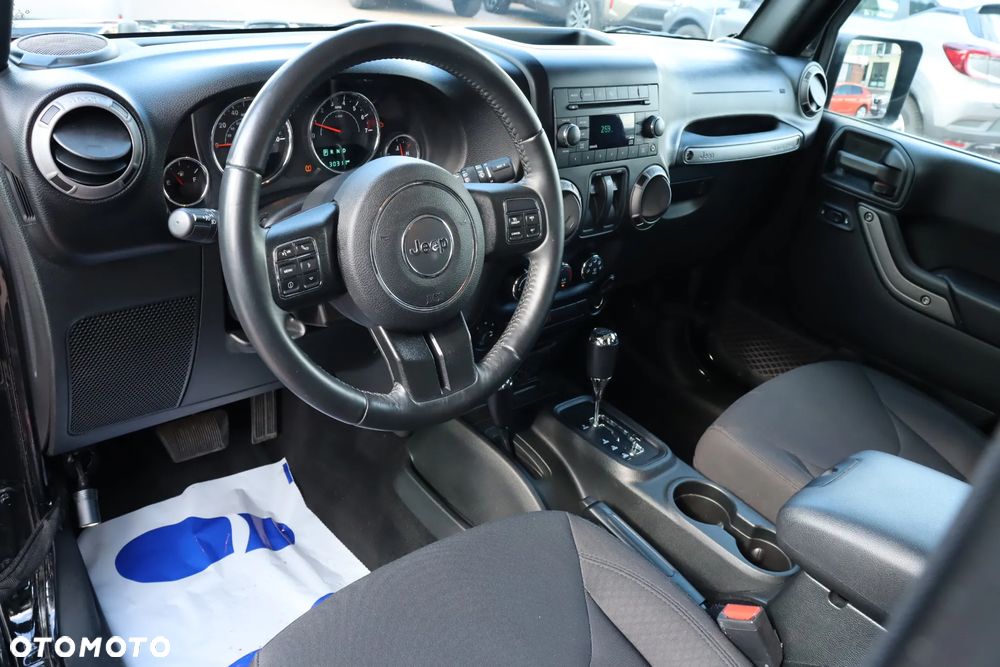 Jeep Wrangler - 11