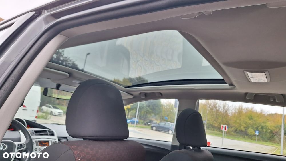 Toyota Verso 1.8 Premium - 18