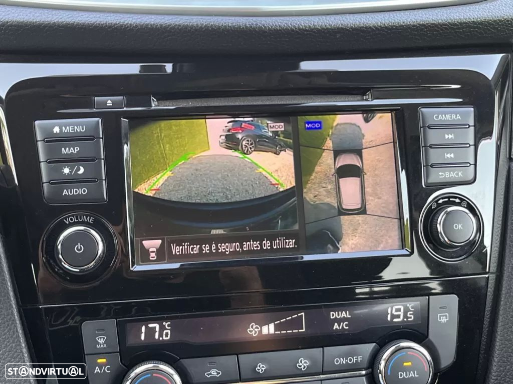 Nissan Qashqai 1.3 DIG-T N-Connecta DCT - 17