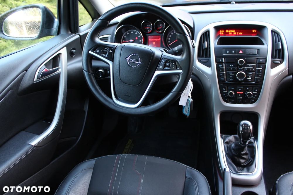 Opel Astra 1.4 Turbo 150 Jahre - 6