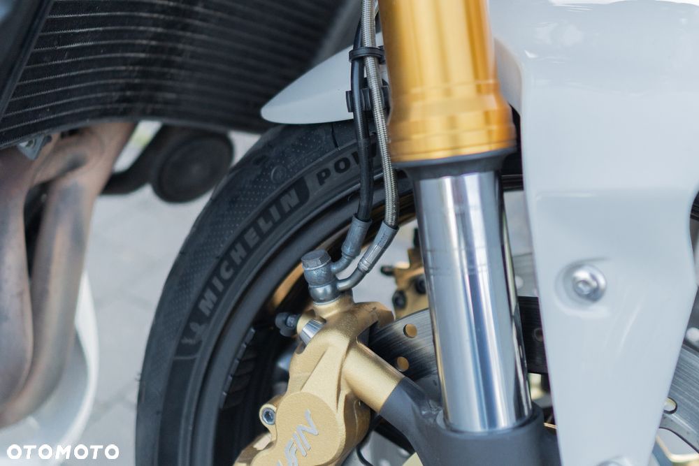 Triumph Street Triple - 13