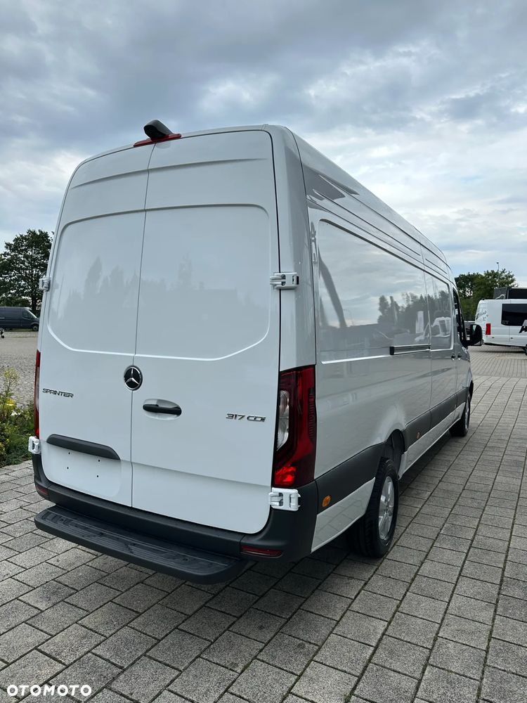Mercedes-Benz Sprinter - 6