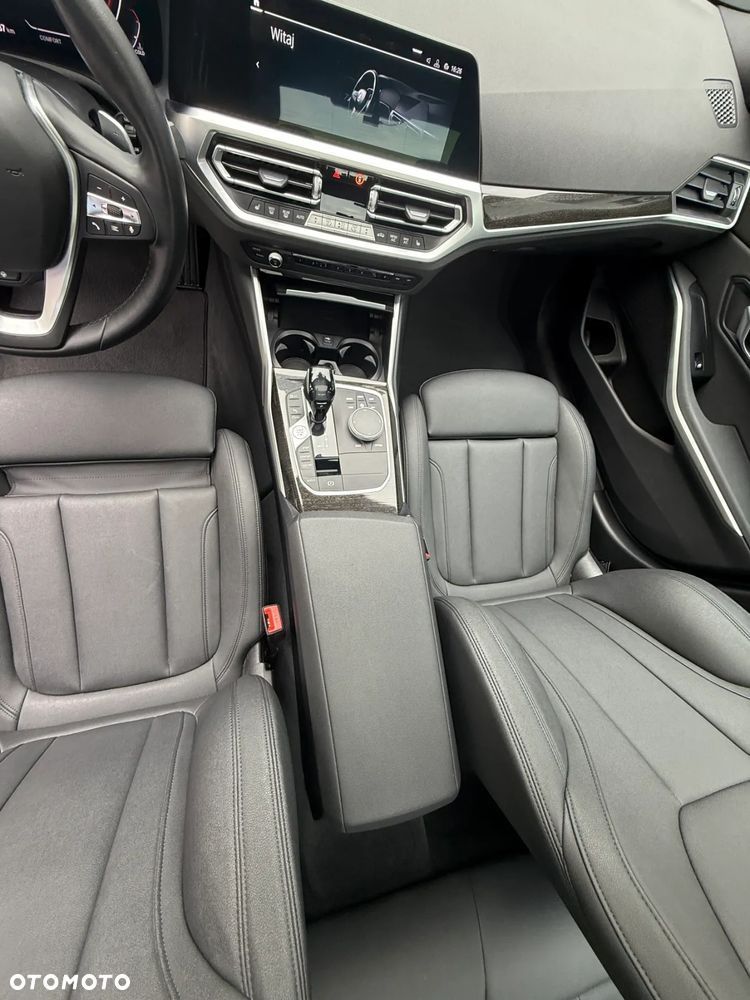 BMW Seria 3 330i Sport Line - 10