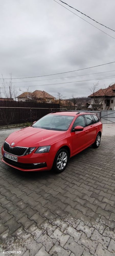 Skoda Octavia Combi Diesel 1.6 TDI DSG Ambition - 4