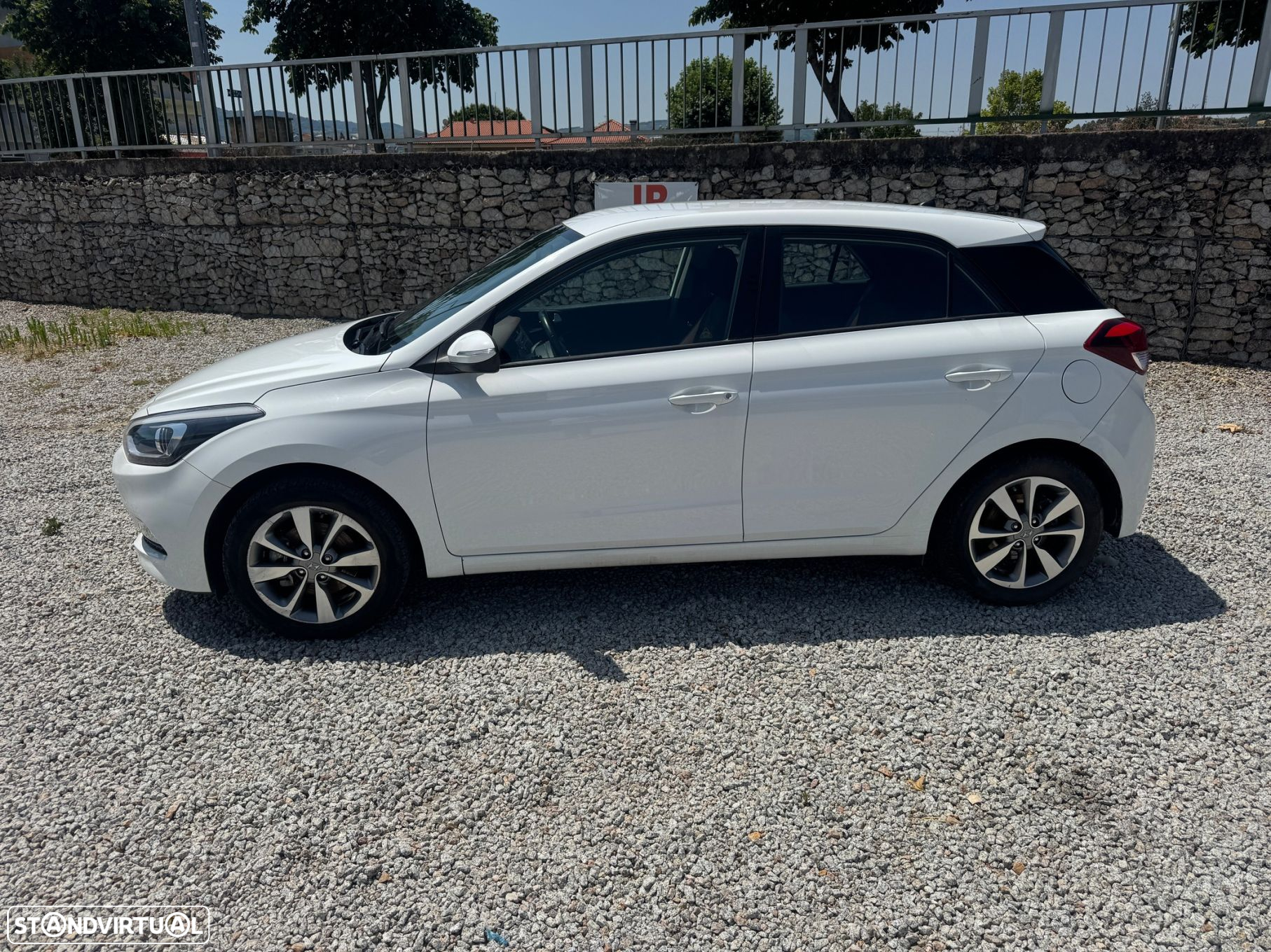 Hyundai i20 1.1 CRDi Access+Bluetooth - 5
