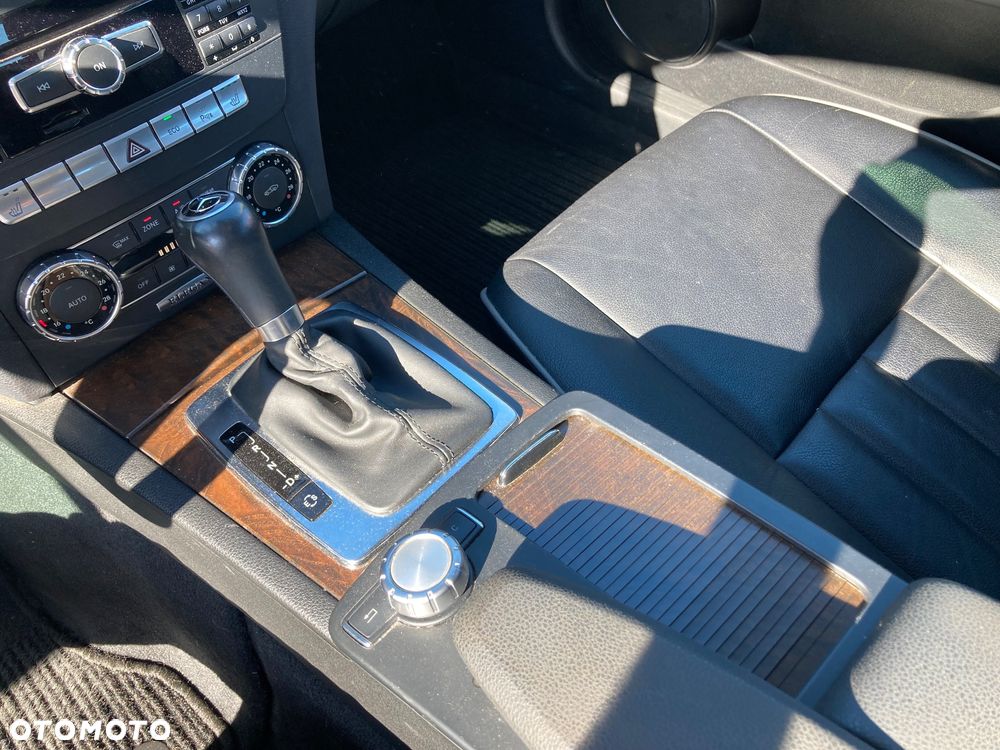 Mercedes-Benz Klasa C 220 CDI DPF Automatik BlueEFFICIENCY Elegance - 9