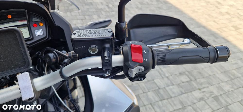 Honda VFR - 12