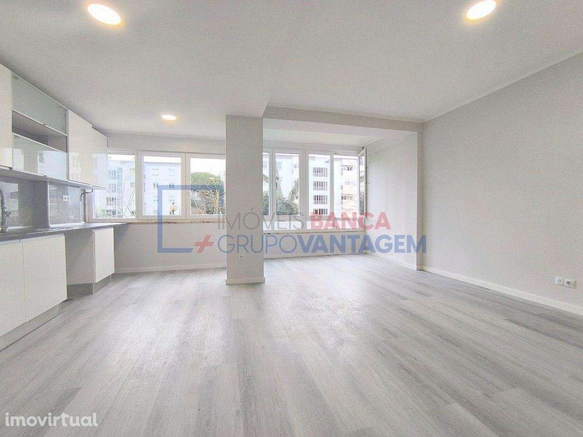 Apartamento T2 em Oeiras - Remodelado - Grande imagem: 2/25