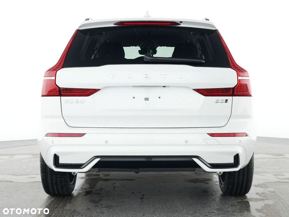 Volvo XC 60 B5 B AWD Plus Dark - 3