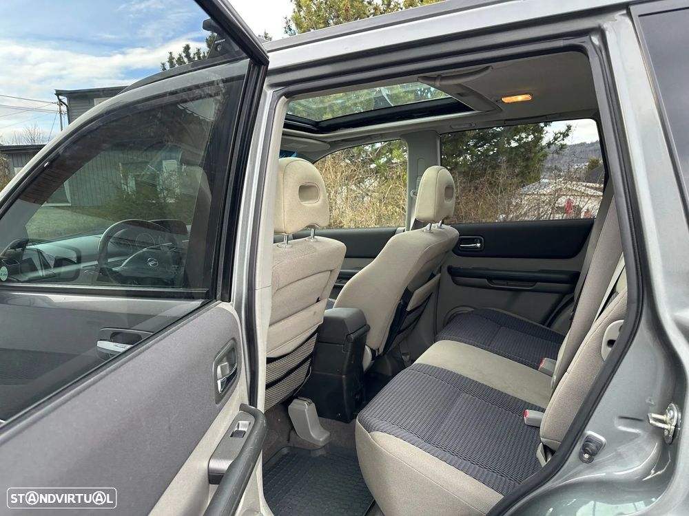 Nissan X-Trail 2.2 DCi Columbia Premium 2WD - 9